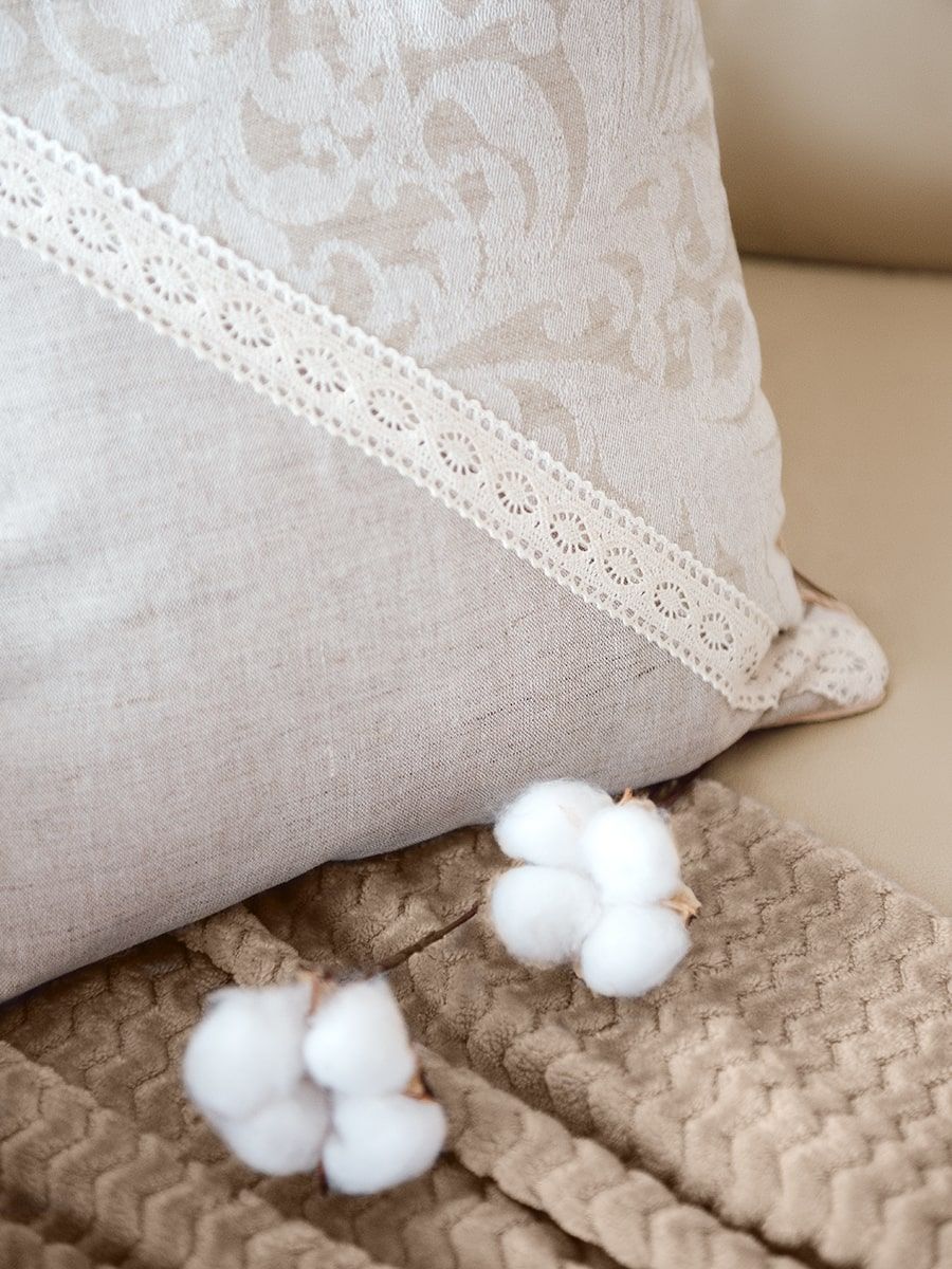 снимок Подушка "Кедровая сказка" 40*40 от магазина BIO-TEXTILES ОПТ