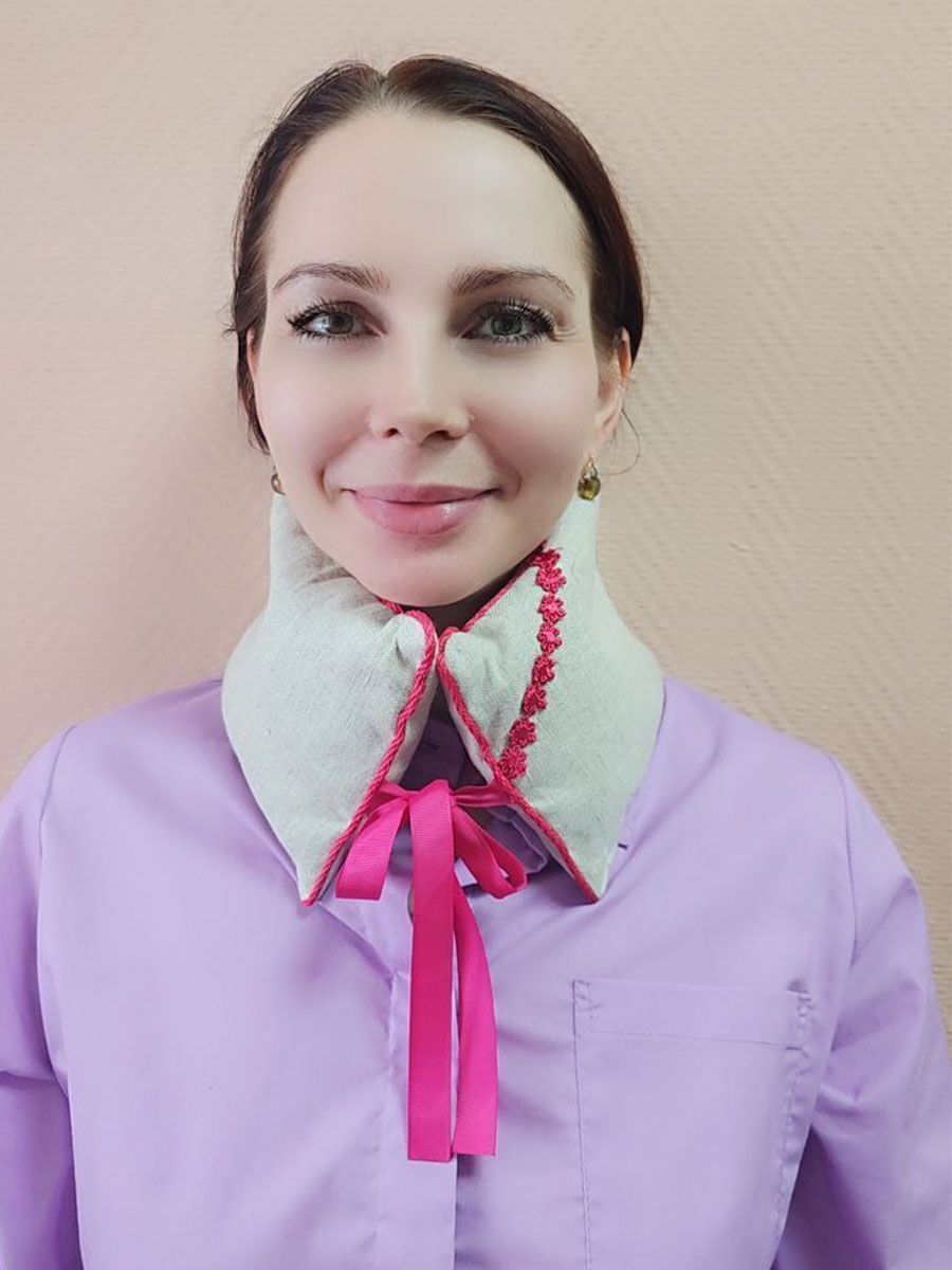 снимок Воротник "ВИШНЕВЫЕ ОБЪЯТИЯ" малиновое кружево от магазина BIO-TEXTILES ОПТ